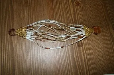 Del Tejido...y algo mas: Pulsera con chaquira