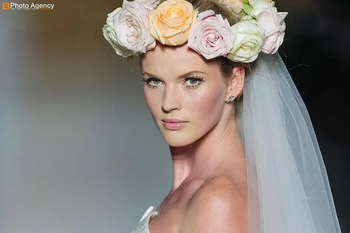 Tendencias 2014: Tiaras, tocados, velos y coronas de flores naturales