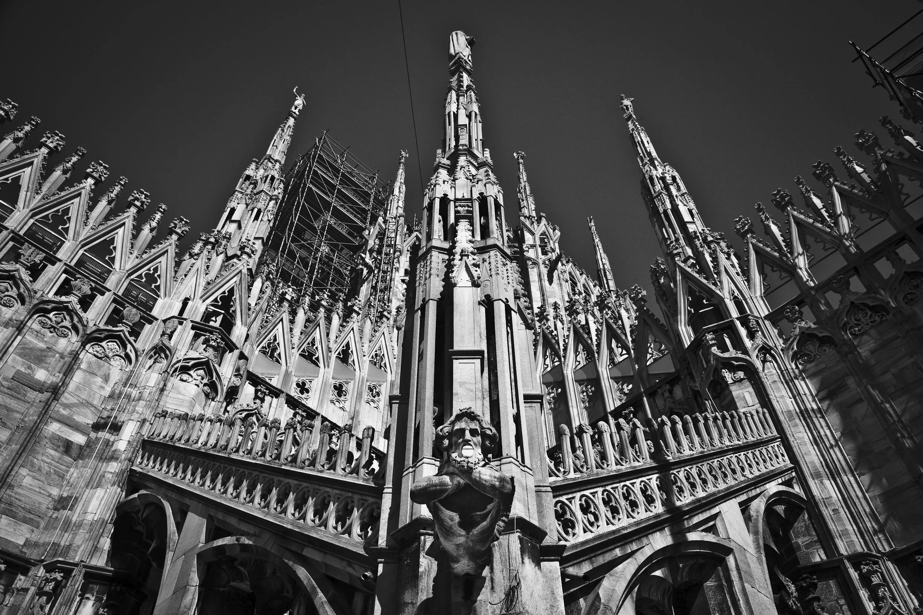 Tetto del Duomo di Milano - Tejado de la catedral de Milán en ...