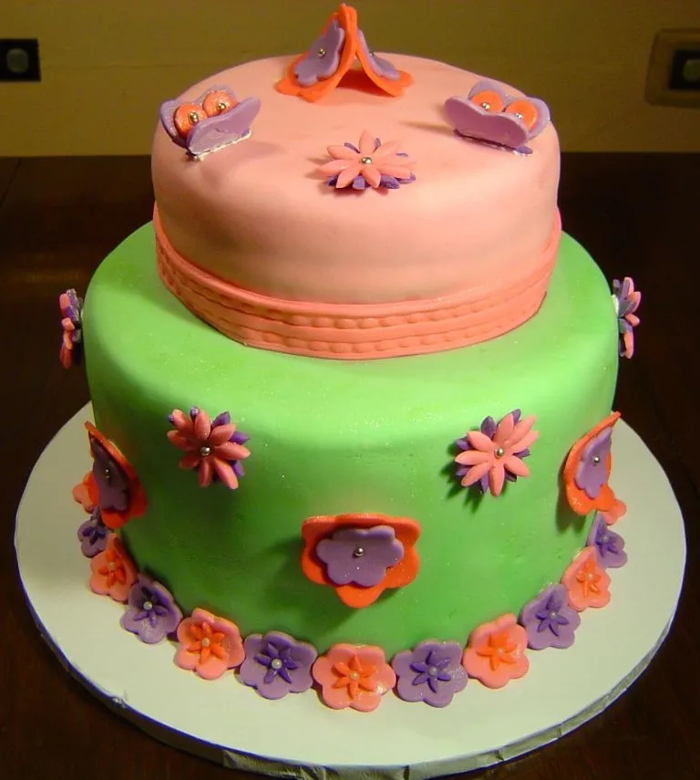 The Cupcake Boutique: PASTELES DE FONDANT