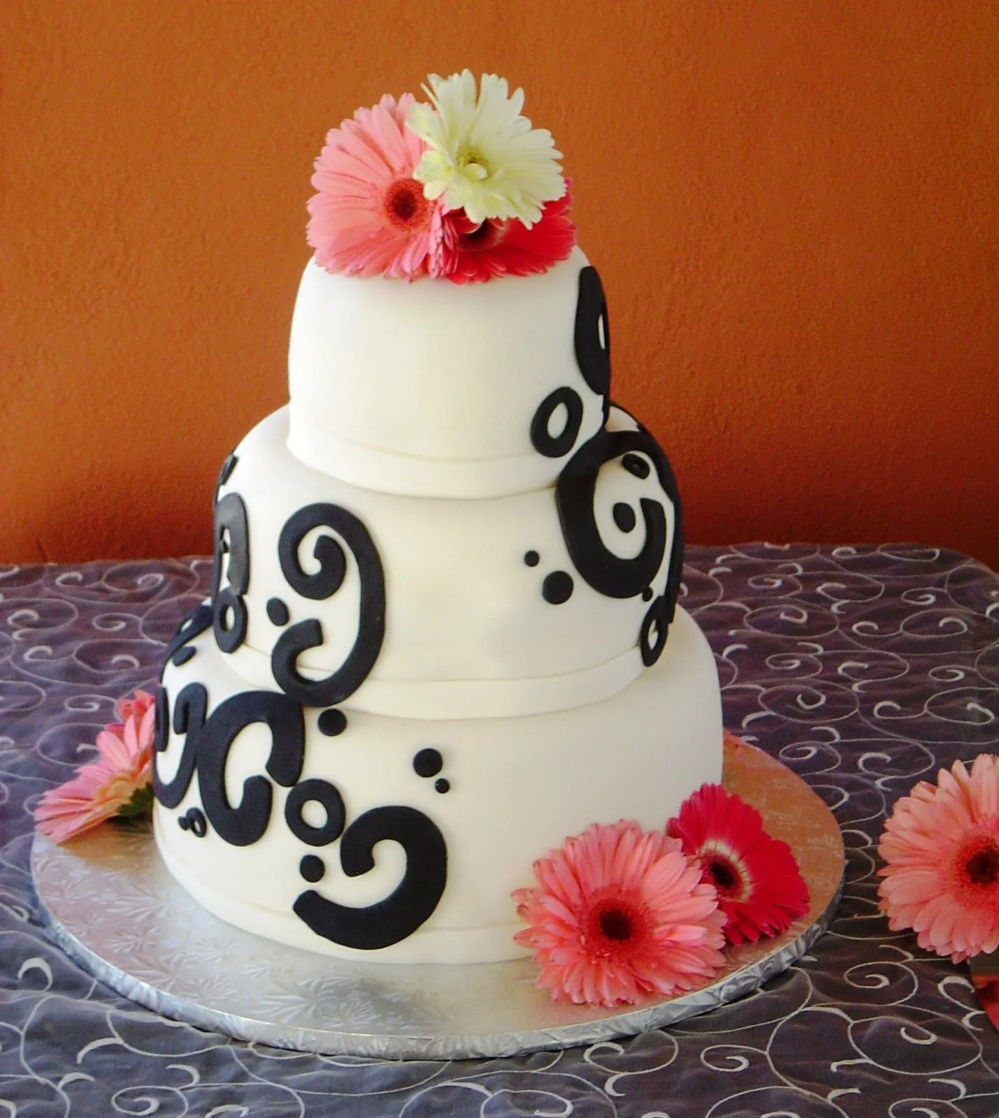 The Cupcake Boutique: PASTELES DE FONDANT