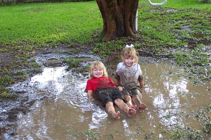 The English Word of the Day: Puddle | SpanishDict Answers