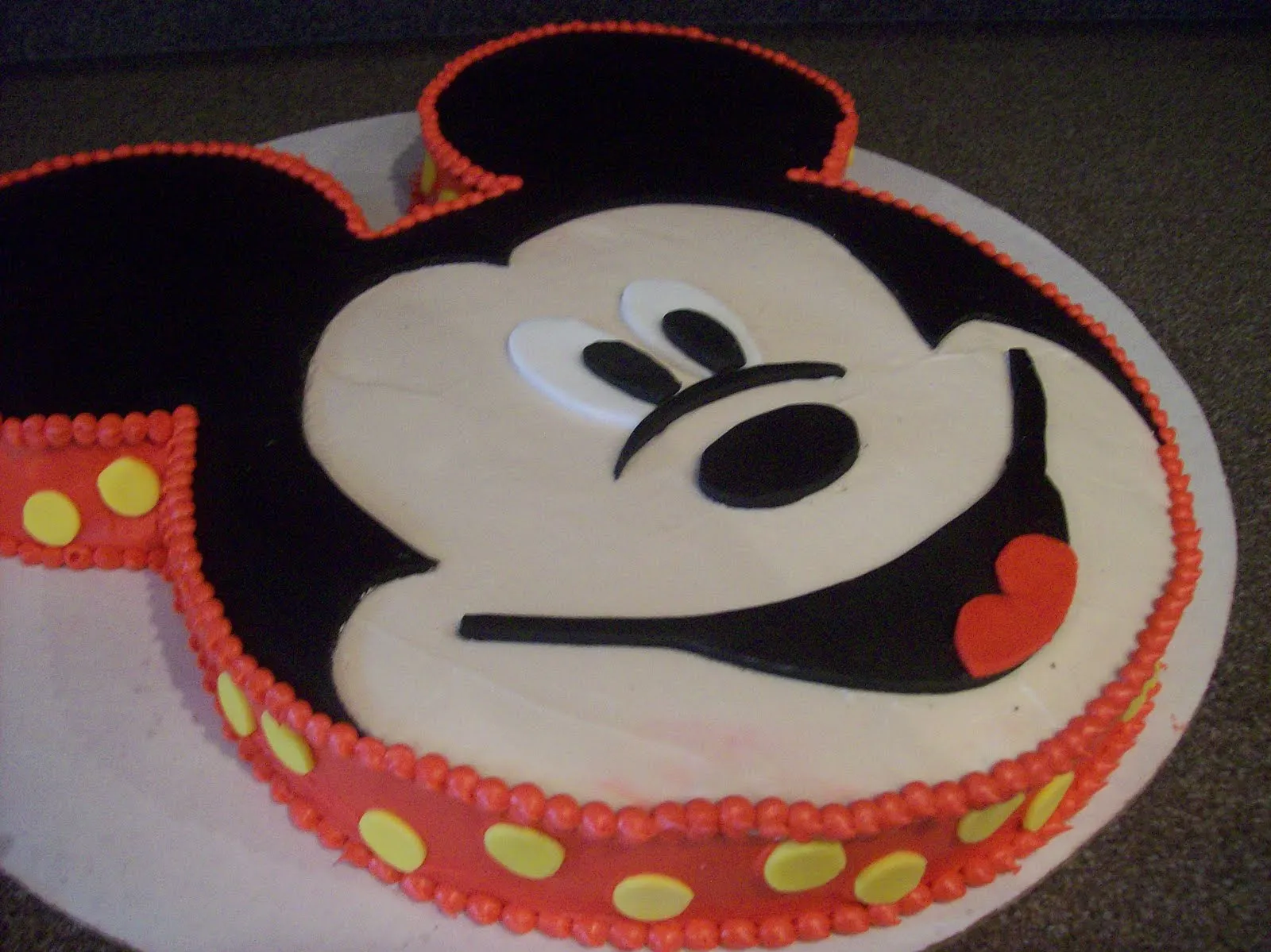 The heaps: Mickey Mouse Cake