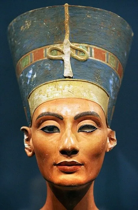 The History Blog » Blog Archive » Nefertiti bust was airbrushed