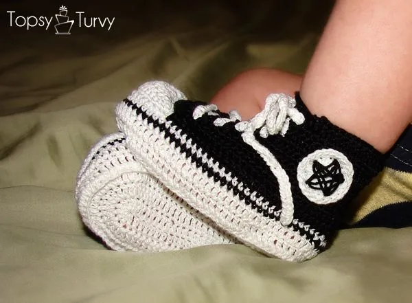 Thread Crochet Baby Converse Pattern free | Ashlee Marie