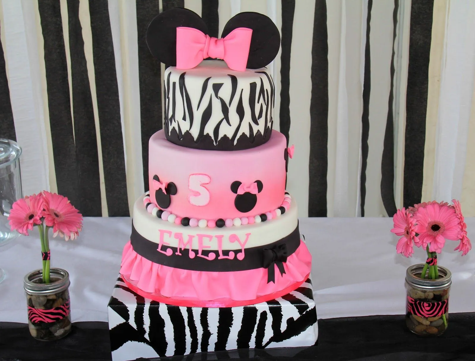 THREElittleBIRDS Events: Minnie Mouse Zebra Print ~ Dessert Table