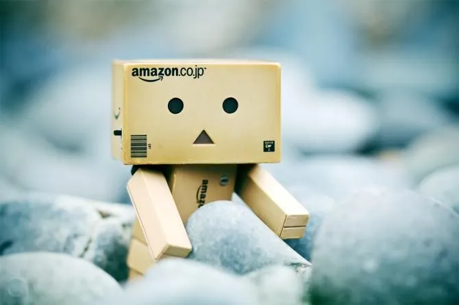 Tiernos Robots Hechos con Cajas de Amazon robots cute arte | La ...