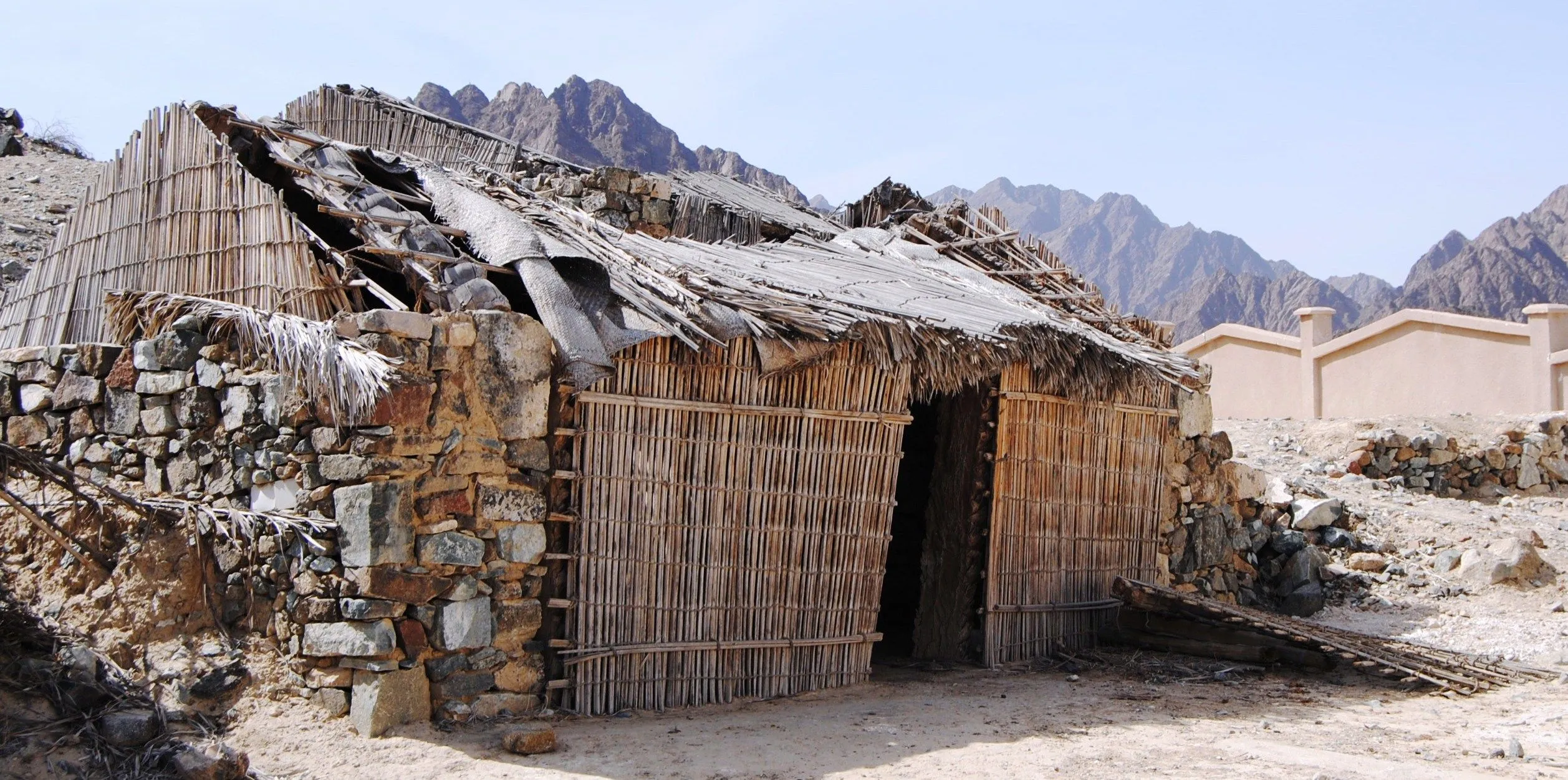 Road trip to Hatta & Hajjar Mountains (Oman) | Abu Phampi