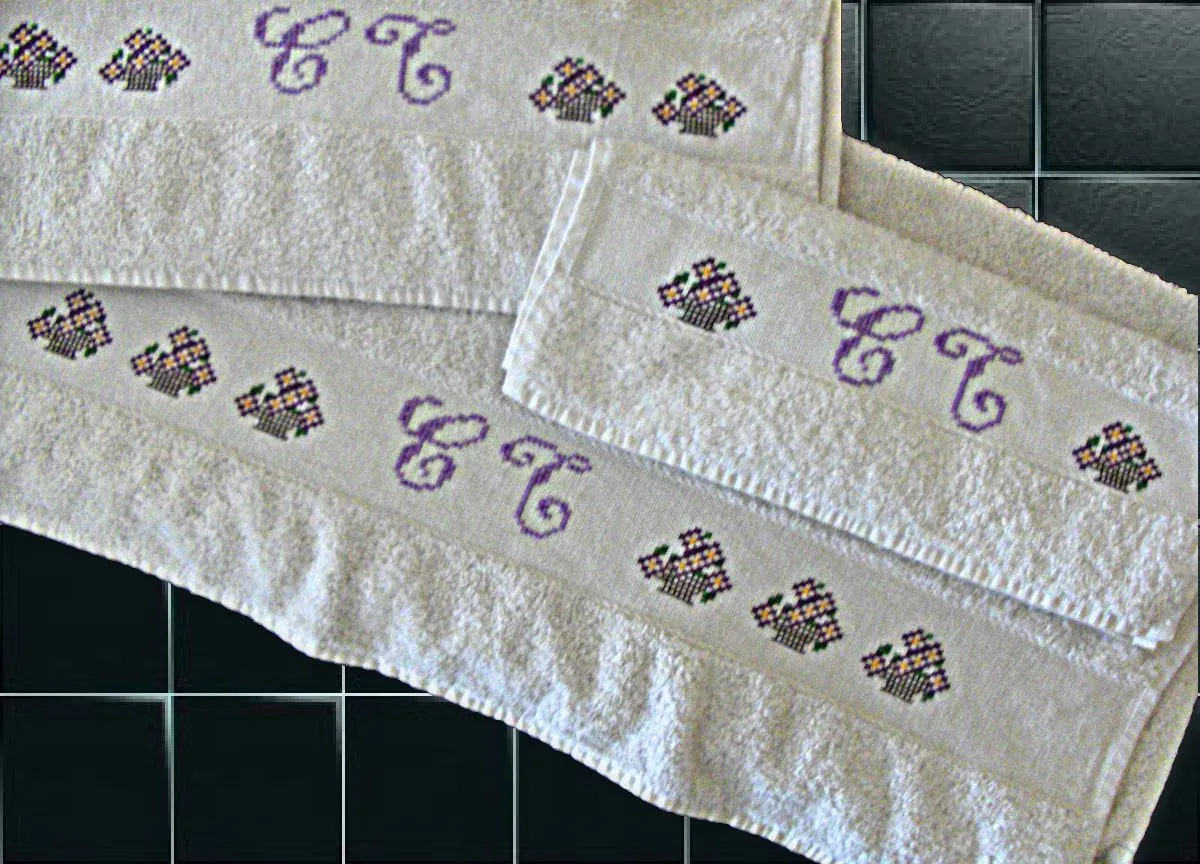 TOALLAS A PUNTO DE CRUZ