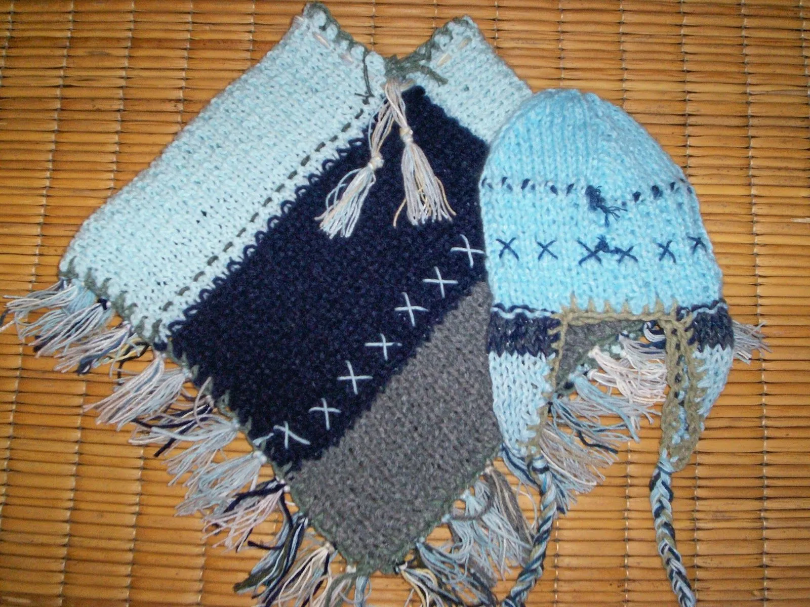  ... : poncho tejido a mano con flecos y crochet + gorro coya