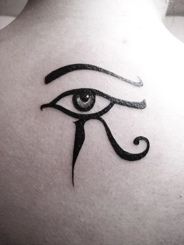 Toop Tattoo: Ojo de Horus Tattoo Alicante