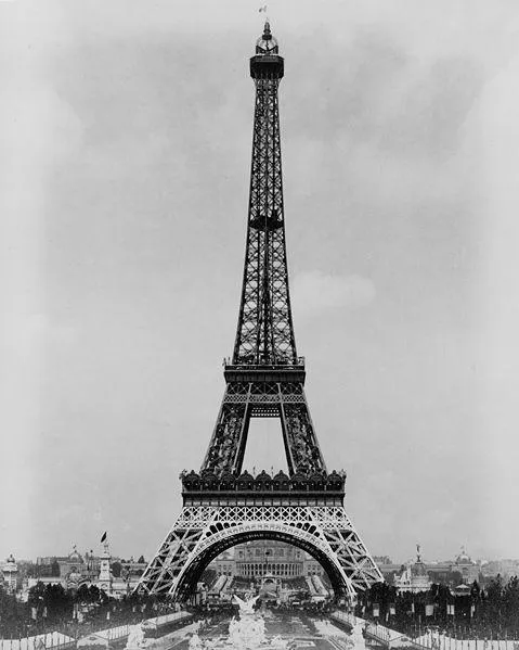 Torre eiffel en caricatura - Imagui