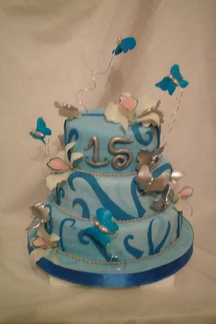 Torta de 15 años con mariposas azules | Flickr - Photo Sharing!