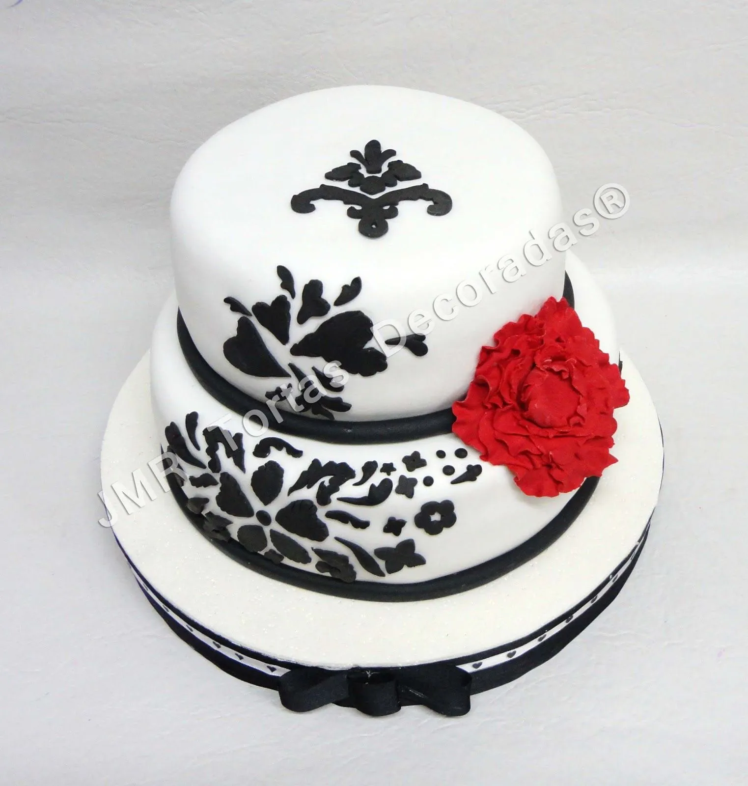 Torta Casamiento Blanco y Negro | JMR Tortas Decoradas