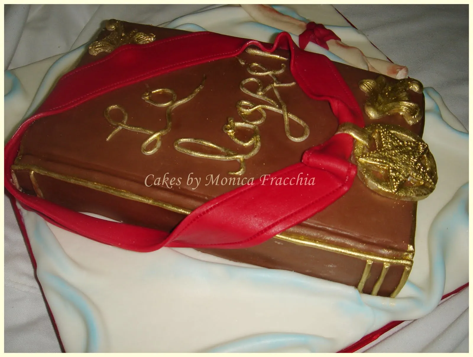 TORTA DECORADA PARA GRADUACION / TORTA DECORADA EN FORMA DE LIBRO ...