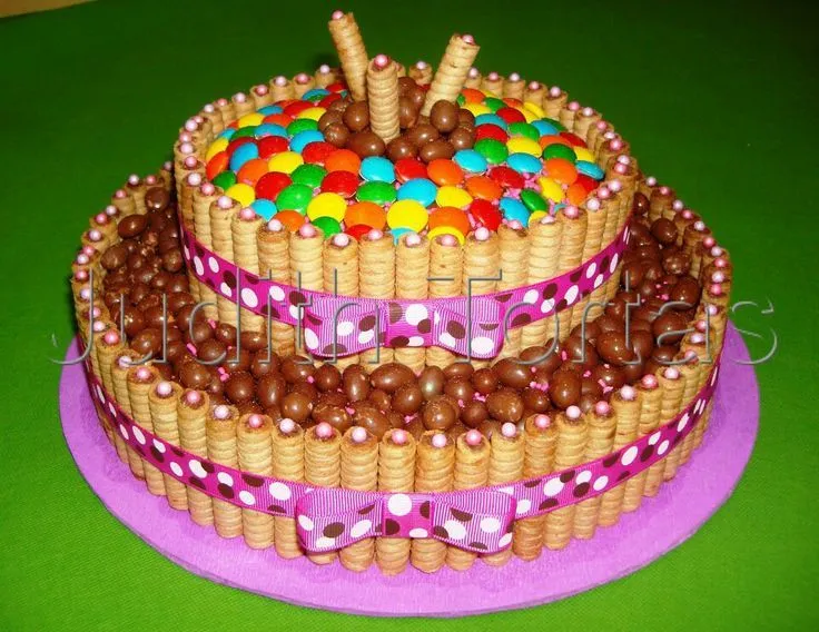 Tortas adornadas con golosinas - Imagui