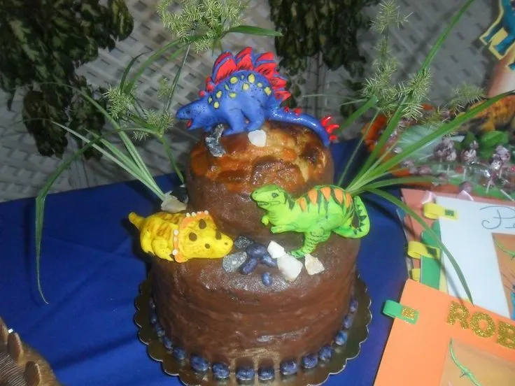 TORTA DE DINO DAN | TORTAS,GELATINAS Y ALGO MAS | Pinterest