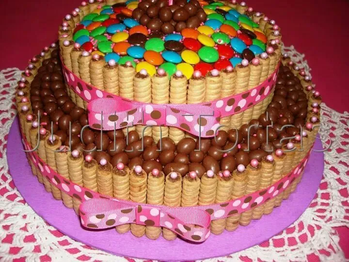 Torta con pirulines, dandys y ping pong | Tortas/cakes con ...
