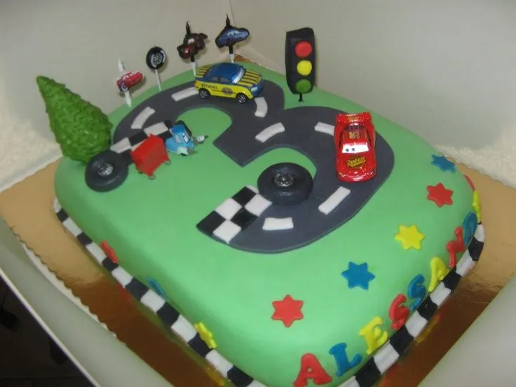 Torta con pista macchinine | Cose belle per i bimbi | Pinterest ...