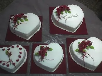 corazones con ramos de rosas rojas para 15 anos