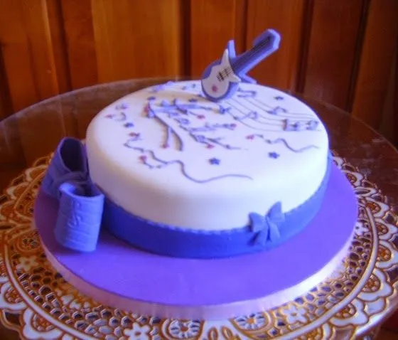 TORTAS ALMIBAR: DISEÑO VIOLETTA-