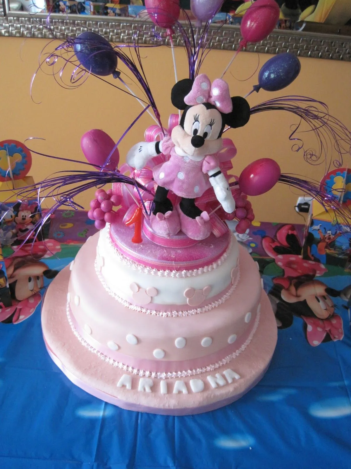 Imágenes de pasteles de cumpleaños de Minnie Mouse - Imagui