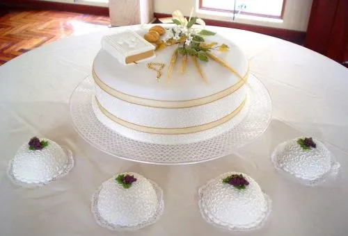 Pasteles De Primera Comunion Con Libro