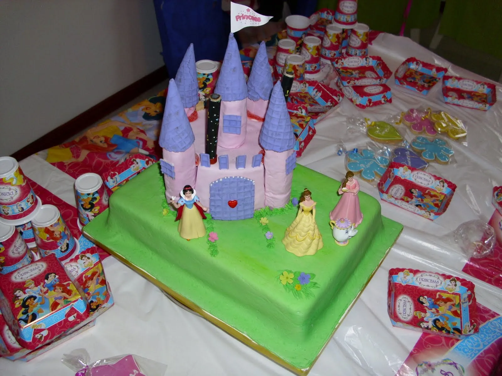 Tortas y Ponques Lucia: Torta de Cumpleaños