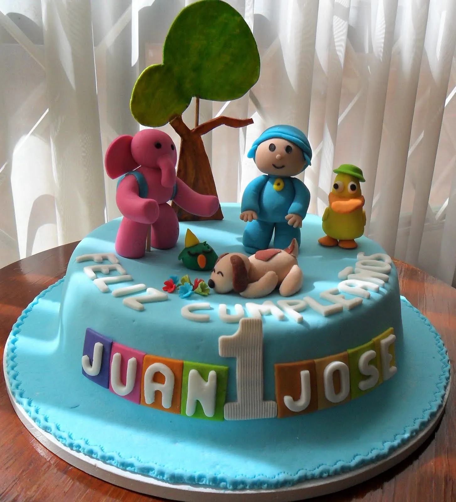 Tortas y Ponques Lucia: Torta de POCOYO y sus amigos