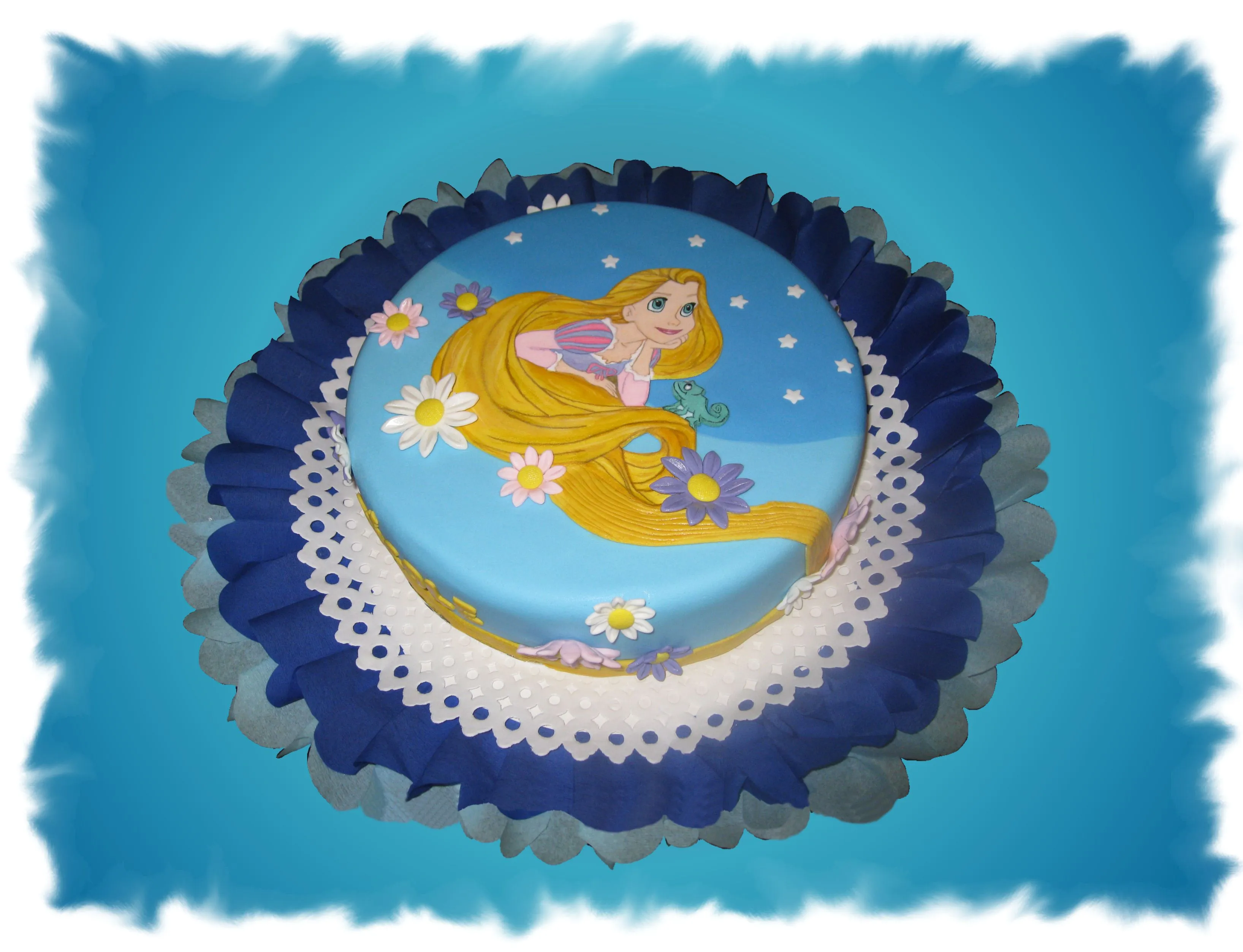 Enredados, Tangled, Rapunzel Torta decorada con fondant