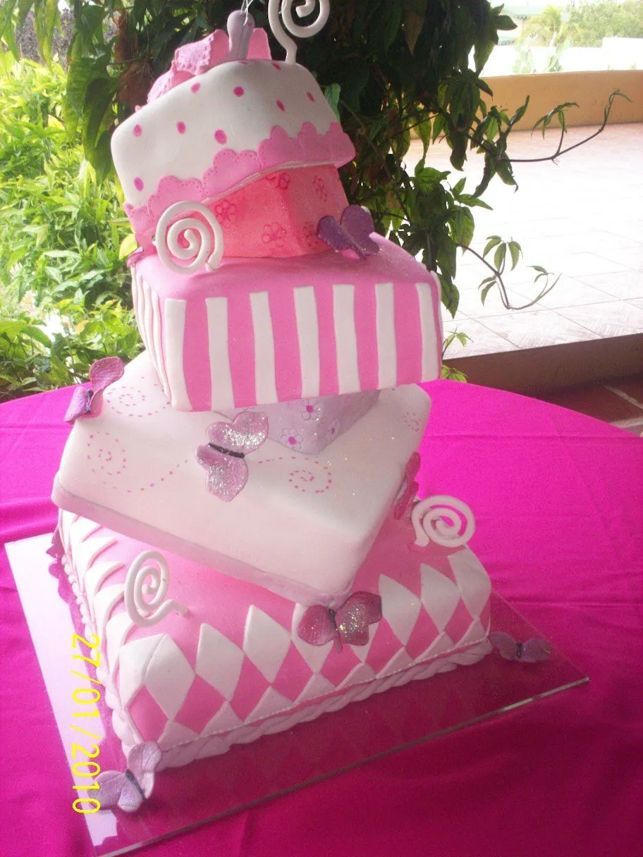 TORTAS WUENDI: Tortas de Quince Años