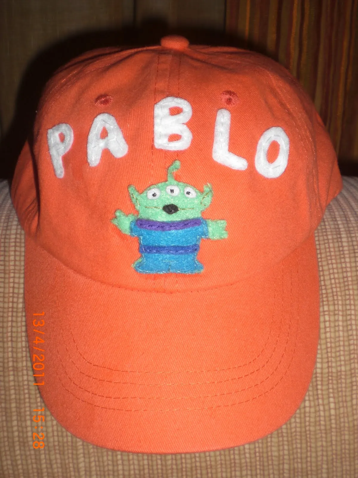 Trabajos en fieltro: Gorras decoradas con fieltro