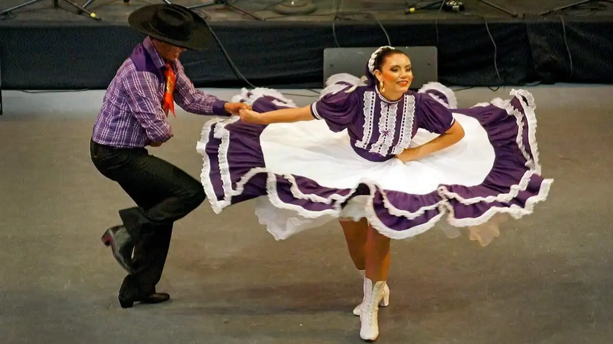 Traje típico de Chihuahua: El único y original - viajaBonito