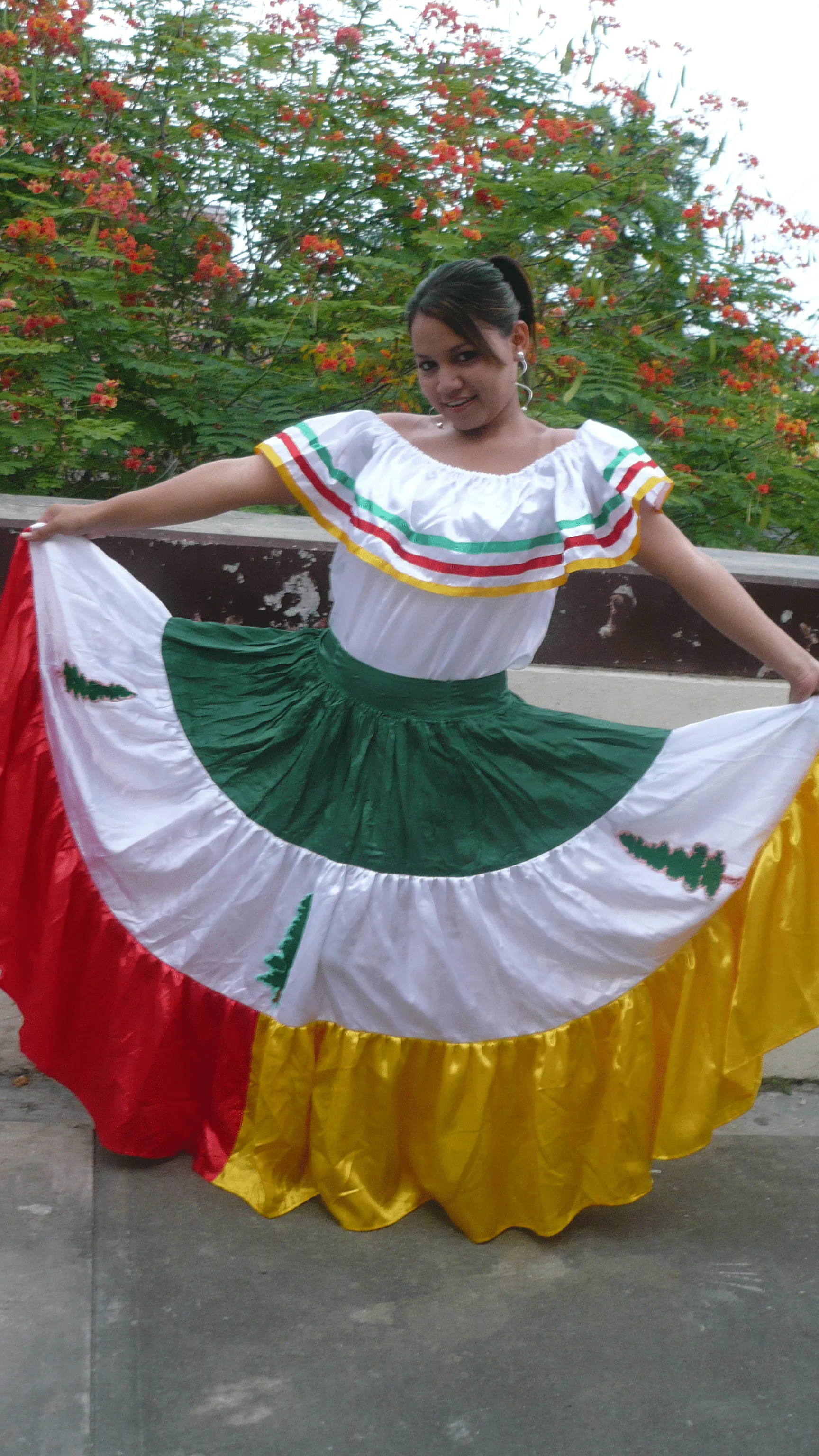 TRAJE TIPICO DEL MUNICIPIO DE POPTUN Y SU DESCRIPCION ...