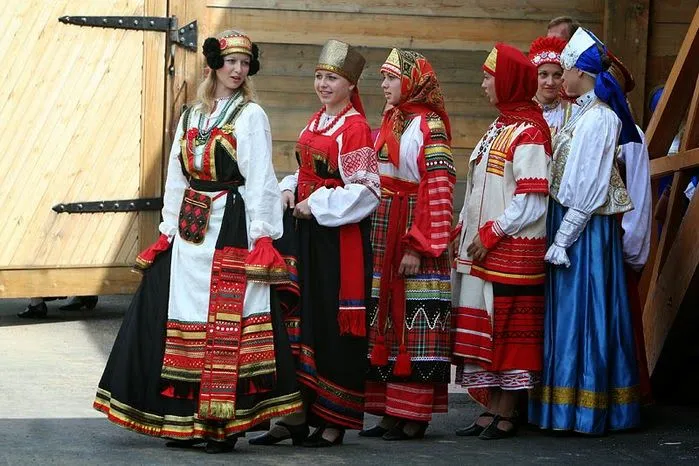 El traje típico de Rusia: la vestimenta de mujer |¡Hola, Rusia!