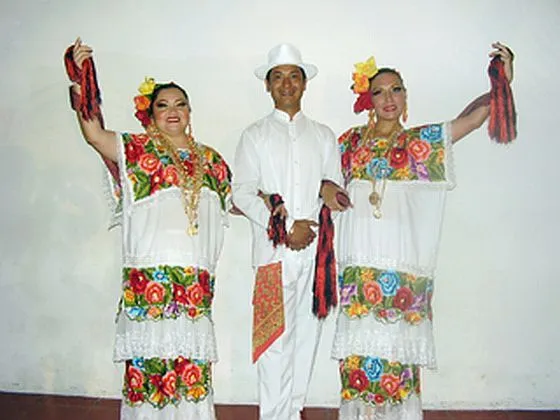 traje tipico de yucatan: junio 2012