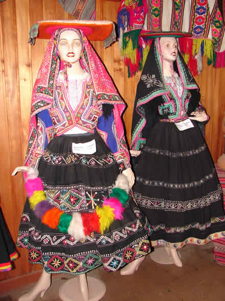 ALGUNOS TRAJES TIPICOS DEL DEPARTAMENTO DE CUSCO