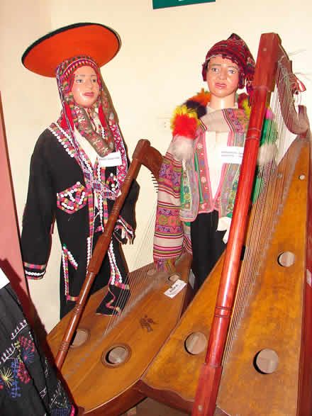 ALGUNOS TRAJES TIPICOS DEL DEPARTAMENTO DE CUSCO