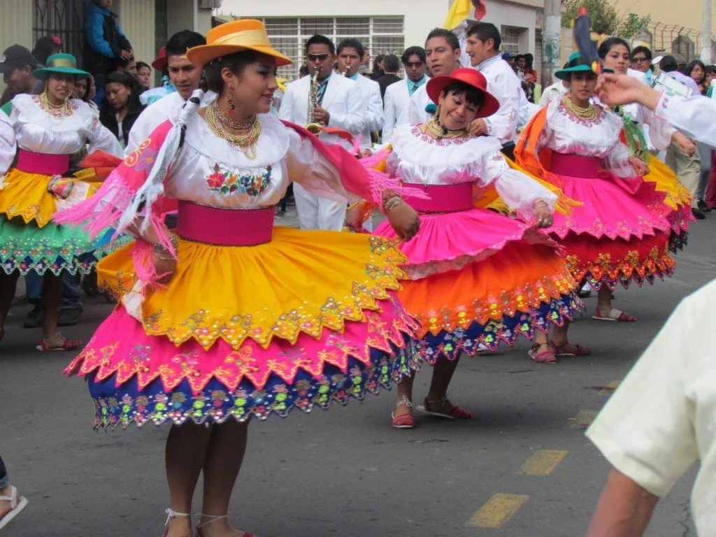 Trajes Típicos del Ecuador