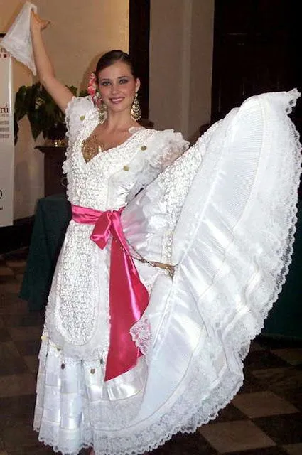 TRAJES TIPICOS DEL PERU Traditional Peruvian Dresses: La Marinera ...