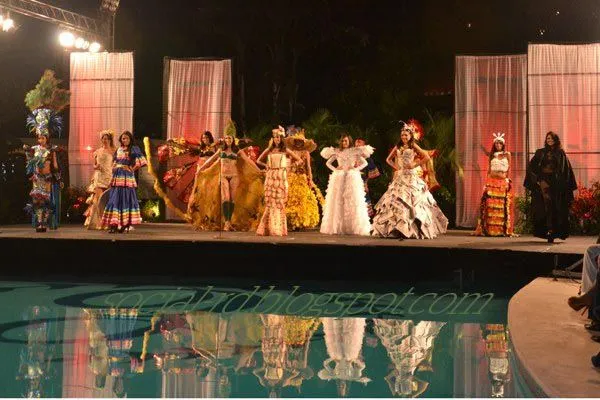 Trajes Típicos, Regionales o en Fantasías Elaborados con ...