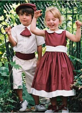 Trajes y vestidos elegantes para niños | Web de la Novia