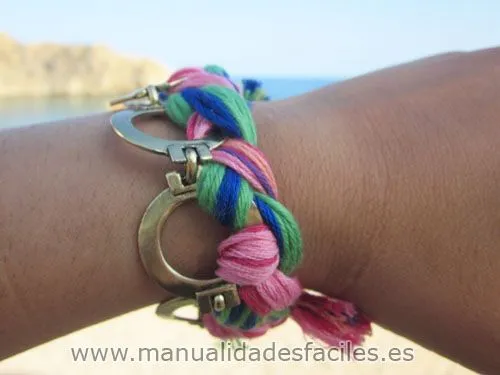 Transformar una pulsera con hilos de bordar | Manualidades faciles