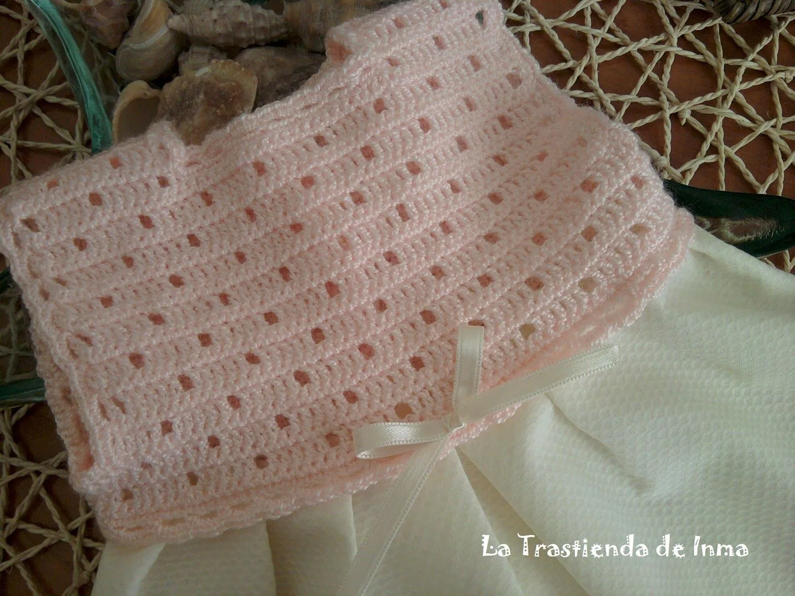 LA TRASTIENDA DE INMA: De crochet y tela . . .