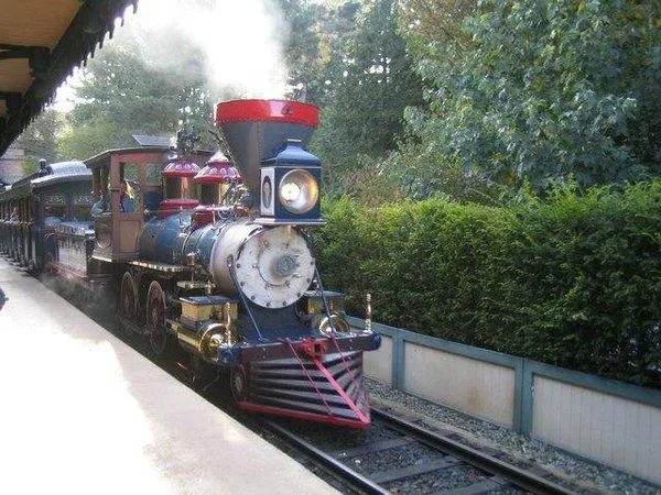 Tren Disney Archives - Hotel Disneyland