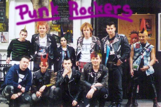 TRIBUS URBANAS: punks