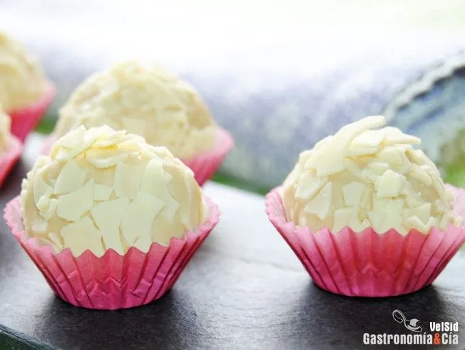 Trufas de chocolate blanco y macadamia