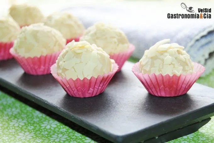 Trufas de chocolate blanco y macadamia