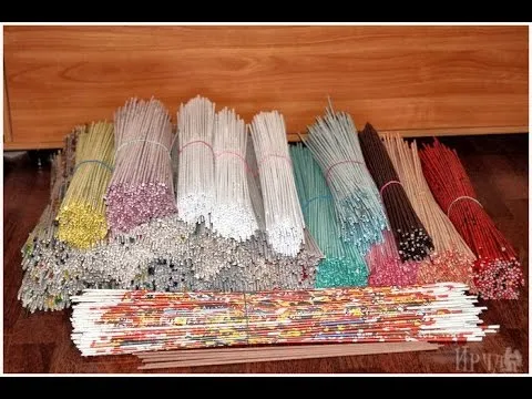 Como se tuercen los tubitos de periodicos. Tres anos despues ...