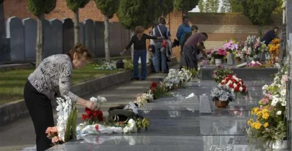 Las tumbas más antiguas decoradas con flores tienen 13.000 años ...